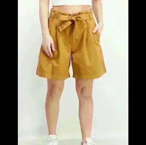 CANTAO Pants - CANTAO Casual ladies belted short with pockets  size 6
